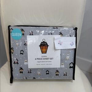 Jack O'Lantern Lane Halloween Gray/Black/White "Dogs in Costumes QUEEN Sheet Set